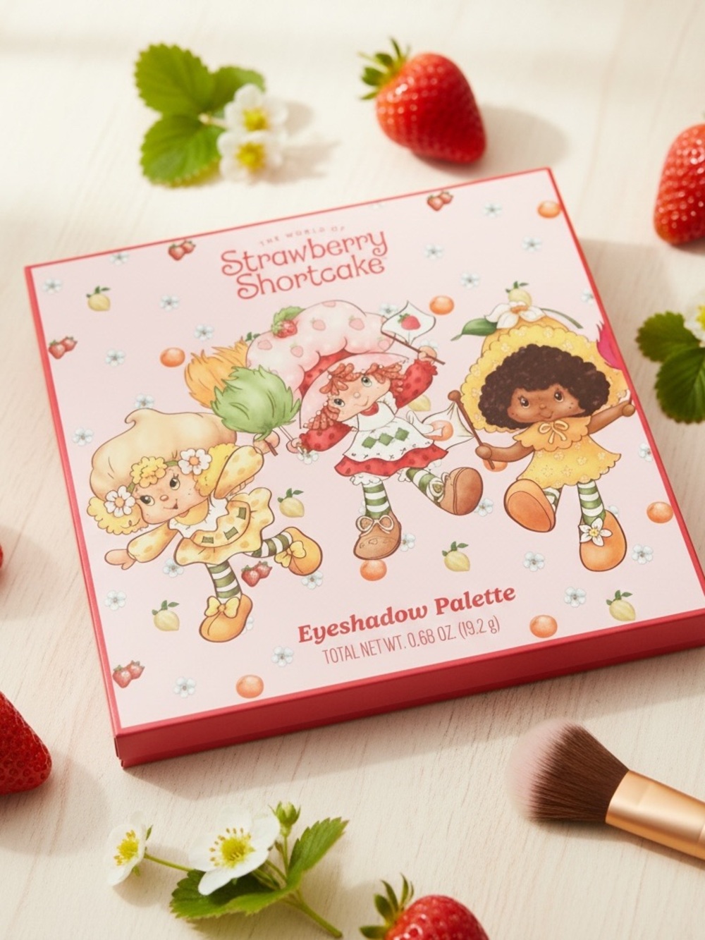 Strawberry Shortcake Eyeshadow Palette 18 Colors Makeup Palette New Sealed - Picture 3 of 4